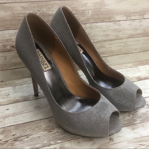 Badgley Mischka Ponderosa Silver Peep Toe Pumps - Picture 10 of 10